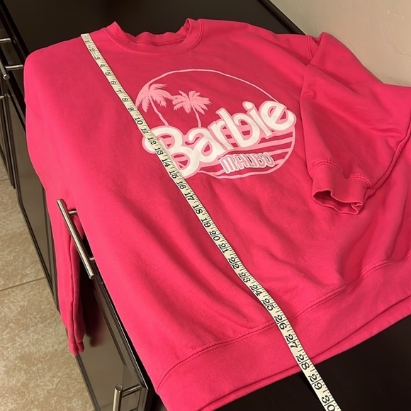 Barbie Malibu viral sweatshirt in bubble gum pink, size XL - Picture 8 of 10